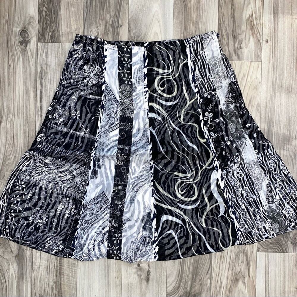 Chico's 2‎ Black, White Silver Fiber Sheer Fabric Pieced Full Skirt Lined